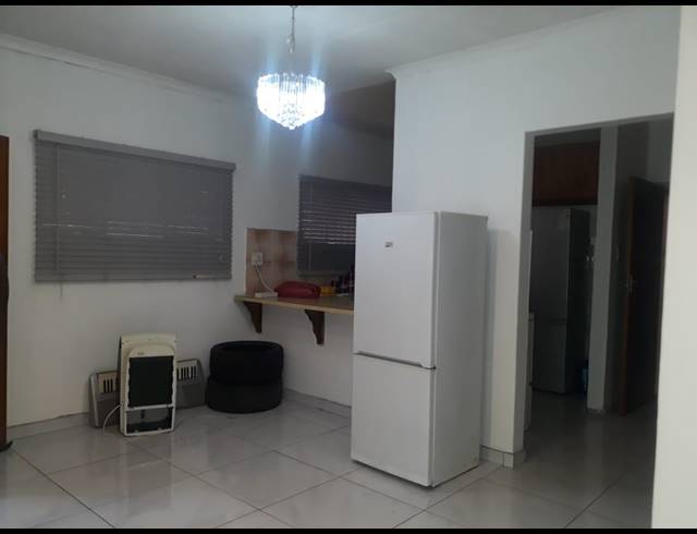 2 BEDROOM APARTMENT FOR SALE IN RUSTENBURG CENTRAL